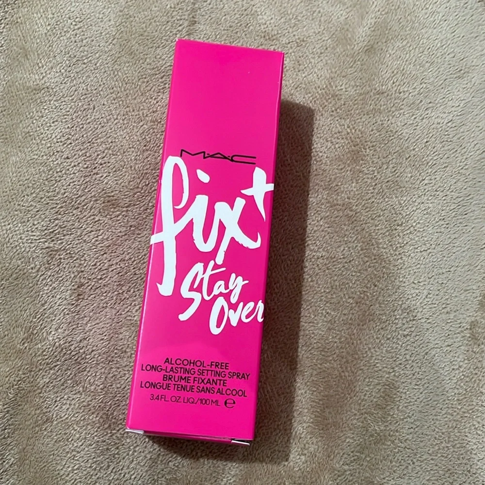 MAC FIX IT STAY OVER SETTING SPRAY MAKEUP all day long no smudges hydrating y2k